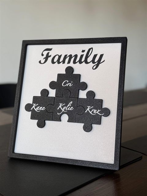 Family puzzle frames — completed ExpressPri project